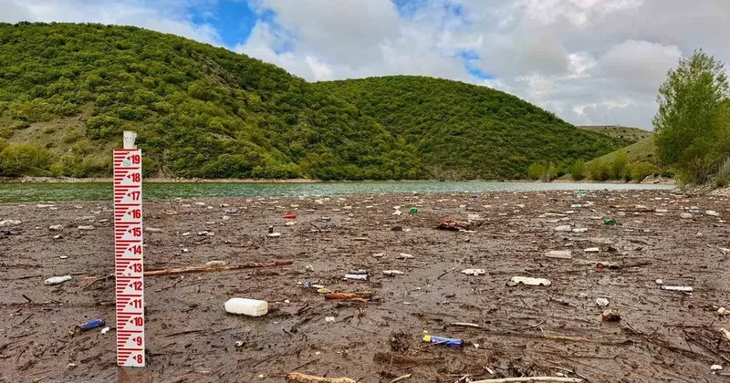 Sel suları geride çevre kirliliği bıraktı