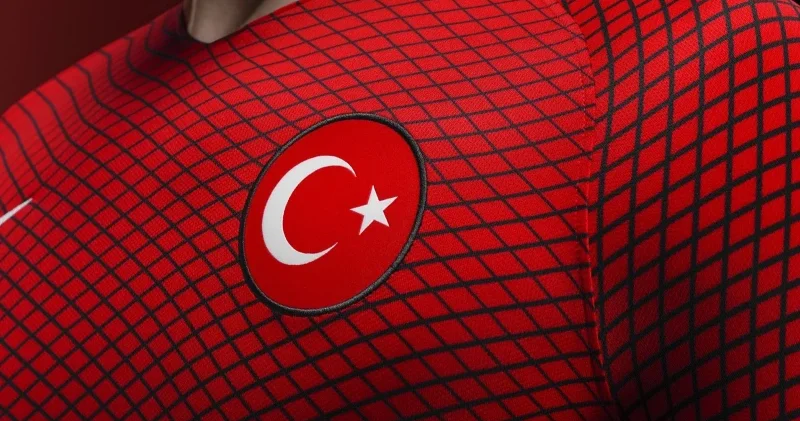 Milli takım tercihini yaptı! 18 lik sol bek Türkiye yi seçti Futbol Haberleri