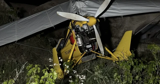 Kapadokya’da korku dolu anlar: Microlight acil iniş yaptı VİDEO İZLE