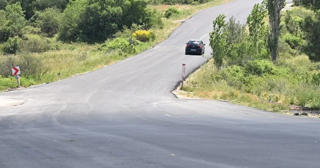 Büyüksümbüller ile Ortaköy arasındaki yol sıcak asfaltla yenilendi Manisa Haberleri