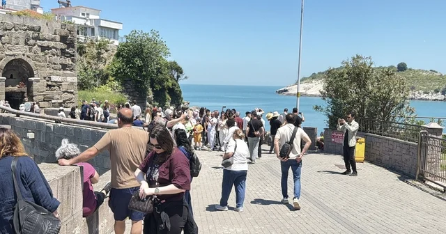 Amasra da bayram yoğunluğu; 5 günde 25 bin 308 araç girişi oldu Bartın Haberleri