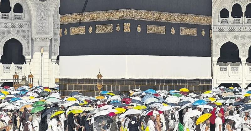 Kabe’de hacıların bayram sevinci