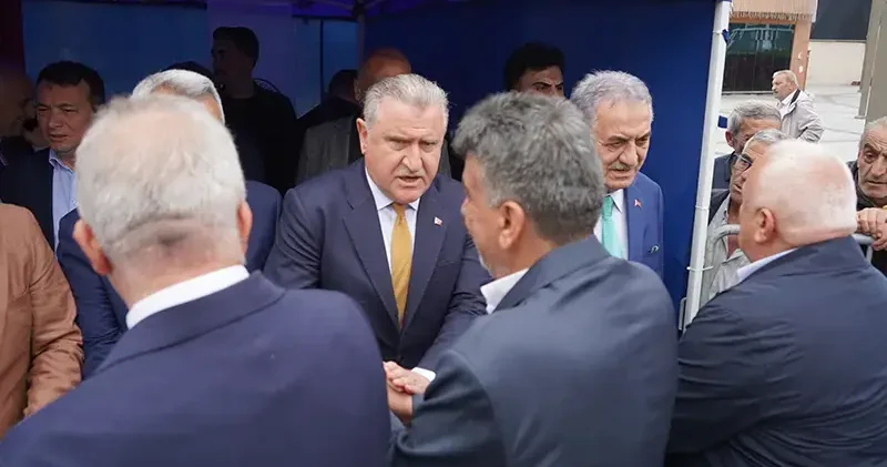 Bakan Bak, memleketi Rize de geleneksel bayramlaşma törenine katıldı