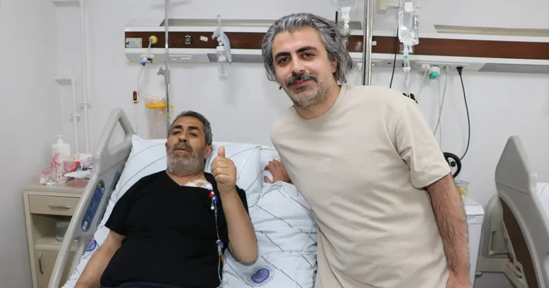 Diyalizden eşinin böbreğiyle kurtulup çifte bayram yaşadı