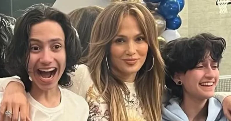 Jennifer Lopez ikizlerini büyüttü: Kuşlar yuvadan uçuyor