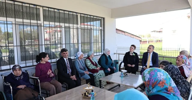 Ağrı Valisi Bozkurt tan bayramda şehit aileleri, gazi, çocuklar ve huzurevi sakinlerine ziyaret Ağrı Haberleri