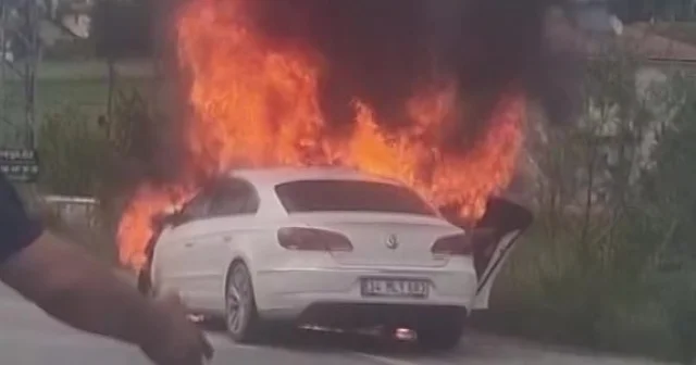 Amasya da feci kaza: Dede ve torun hayatını kaybetti Çarpışan otomobillerden biri alev aldı, içindekiler son anda kurtarıldı Amasya Haberleri