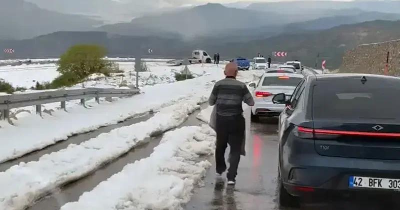 Karaman’da dolu yağışı yaşamı olumsuz etkiledi