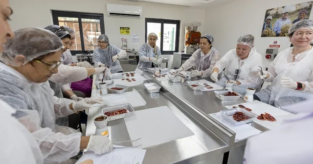 Mersin de coğrafi işaretli kan portakalı yeni bir ürüne dönüştü Mersin Haberleri Habertürk Yerel Haberler