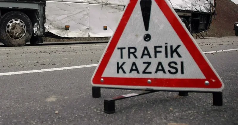 İzmir de ihbara giden itfaiye aracı kaza yaptı: 2 yaralı