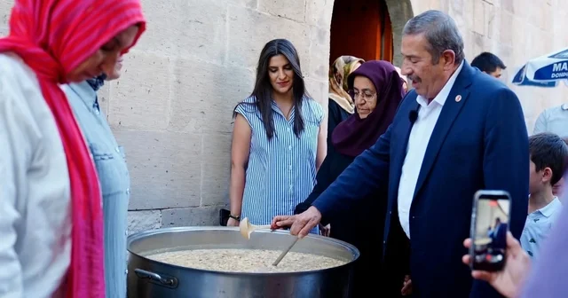 Darende de Tarihi Yusuf Paşa Bedesteni nde aşure bereketi Malatya Haberleri Habertürk Yerel Haberler