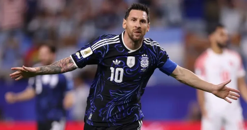 Sahne yine Messi nin! Arjantin den 3 gollü net zafer