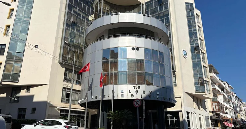 İzmir de Rüşvet Operasyonu: 3 Şüpheli Adliyeye Sevk Edildi