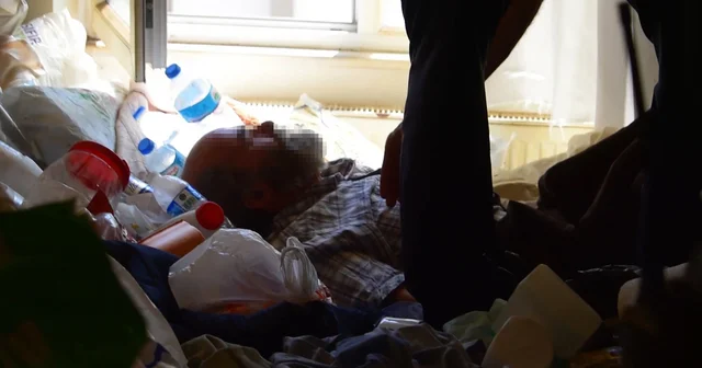 Yaşadığı çöp ev de mahsur kalınca polisi arayıp yardım istedi Bursa Haberleri Habertürk Yerel Haberler