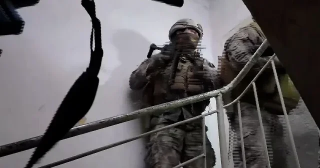 Konya’da zehir tacirlerine ağır darbe: On binlerce hapla yakalandılar VİDEO İZLE
