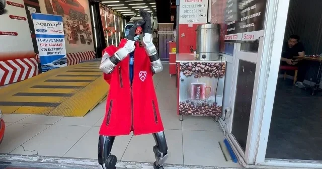 Yapay zeka destekli robot oto ekspertiz firmasının maskotu oldu: Usta haftalığıma zam yaparsa daha mutlu olurum VİDEO İZLE