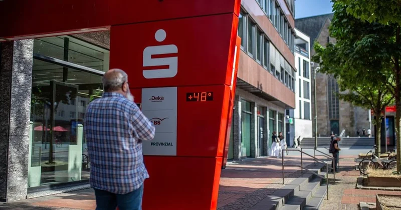 Avrupa yı sıcaklar esir aldı: Tren rayları eridi, seferler iptal oldu Sözcü Gazetesi