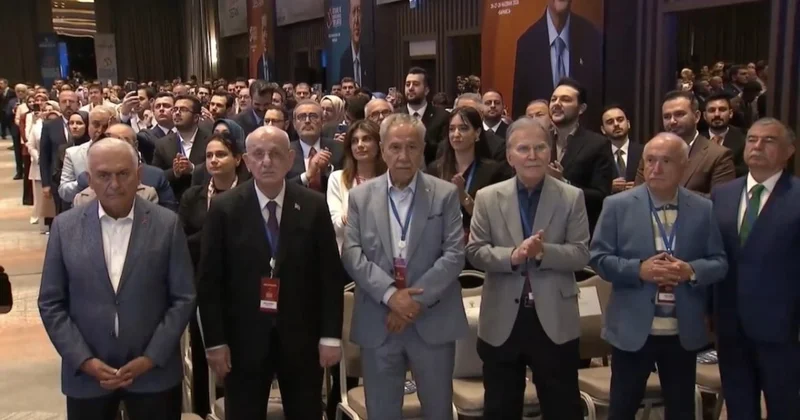 AKP nin ağır toplarının bu görüntüsü etkinliğe damga vurdu Sözcü Gazetesi