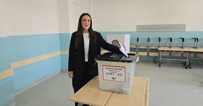 Kosova da genel seçim! Başbakan Kurti nin partisi yüzde 47,13 oyla birinci oldu
