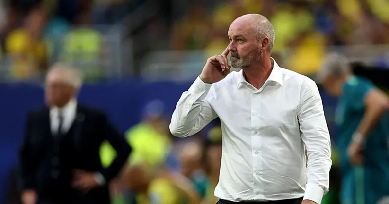 İskoçya da Steve Clarke görevi bıraktı!