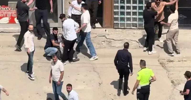 Şemdinli’de 2 kişinin yaralandığı silahlı sopalı kavga kamerada
