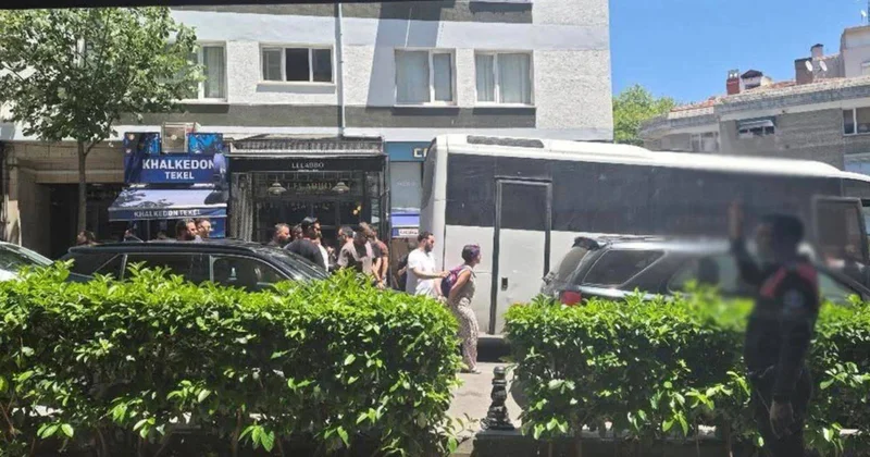 Kadıköy de Onur Yürüyüşü’n müdahale: En az 40 kişi gözaltında Sözcü Gazetesi