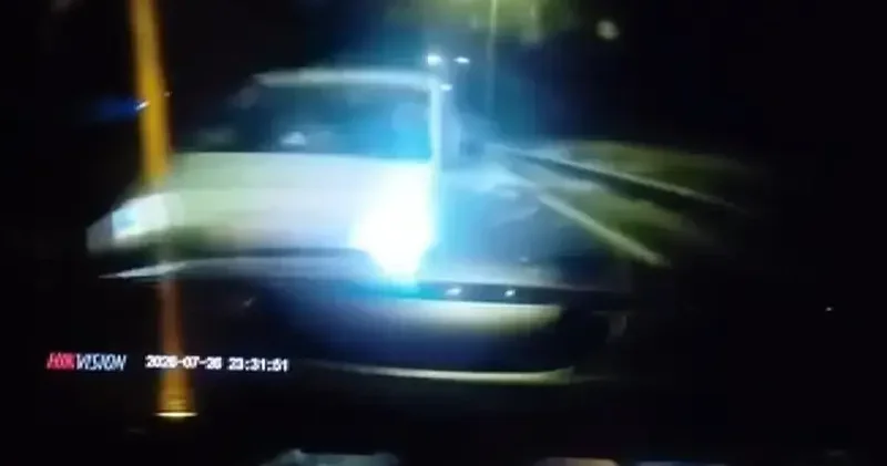 Silivri de otoyolda otomobile çarpıp önünü kestiler; saldırı kamerada