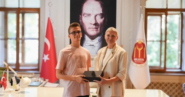Başkan Subaşı, YKS Türkiye Birincisi Abdullah Uslu yu belediyede ağırladı Bilecik Haberleri Habertürk Yerel Haberler