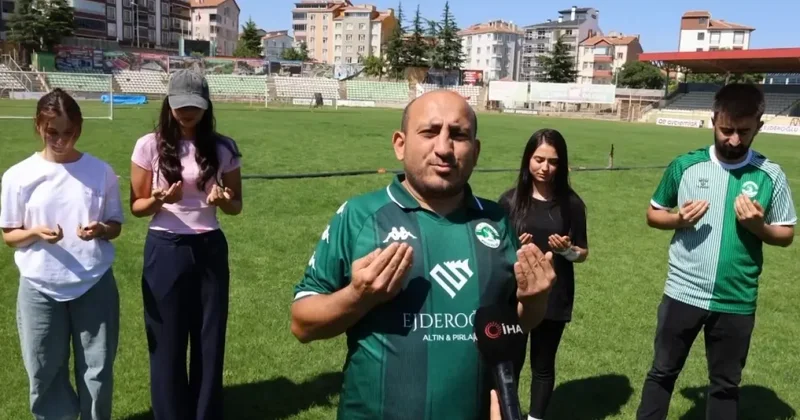 Şampiyonluk için toplandılar! Amigonun ettiği dua gülümsetti