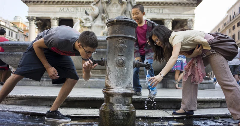Roma sokaklarında 150 yıldır ücretsiz su akıyor! “Nasoni” çeşmelerinin hikâyesi