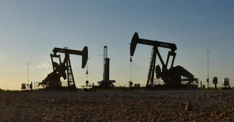 Brent petrol, jeopolitik risklerin azalmasıyla yüzde 5 ten fazla düştü