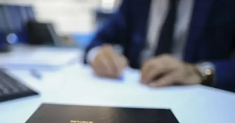 Kamu kurumlarında yeni dönem! Milyonları ilgilendiren karar Resmi Gazete de!