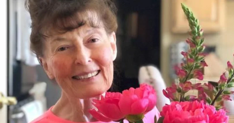 Bakım evinden taburcu edilen sanatçı Linda Perhacs hakkında kayıp ilanı verildi