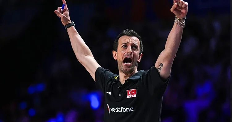 Türk kadın voleybolu Santarelli ile uçuşa geçti!