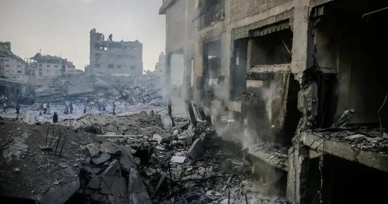Gazze de bir binadan iki aileye ait 99 ceset çıkarıldı