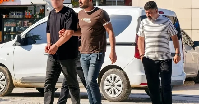 Arkadaşını silahla tehdit edip, başkasına olan borcunu ödeten şüpheli yakalandı Bursa Haberleri Habertürk Yerel Haberler