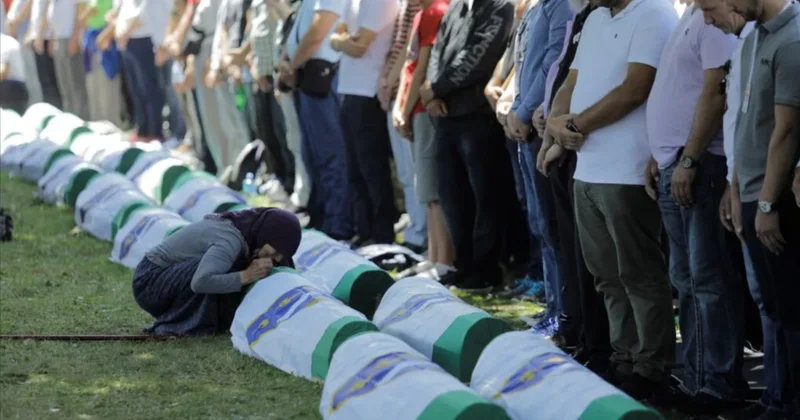 Katlettiği sivillere hakaret olarak Türk diyordu: Sırbistan katliamcı için yas tutacak Sözcü Gazetesi