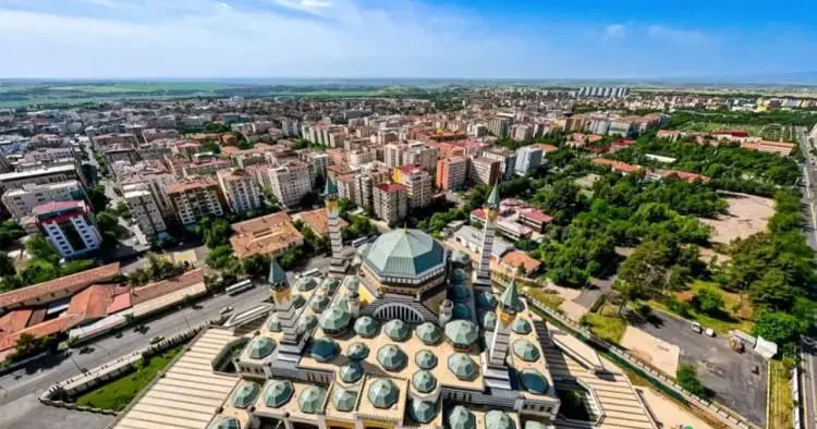 Türkiye nin en kalabalık mahallesi belli oldu! İstanbul u ve Ankara yı bile geride bıraktı