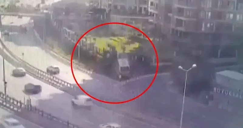 Zeytinburnu nda 1 kişinin öldüğü 17 kişinin yaralandığı İETT kazası kamerada