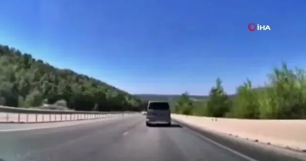 Milas taki 5 araçlı kaza kameraya yansıdı