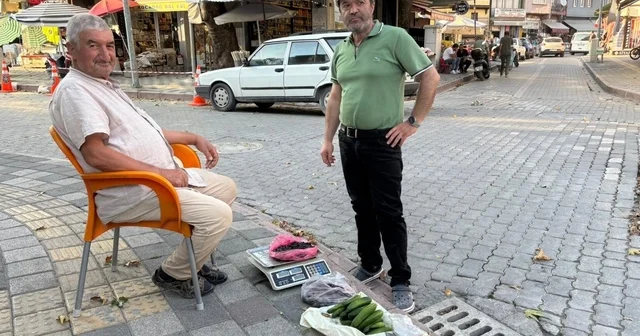 Yaşına rağmen tarlasında yetiştirdiği doğal ürünleri pazarda satıyor Kütahya Haberleri Habertürk Yerel Haberler