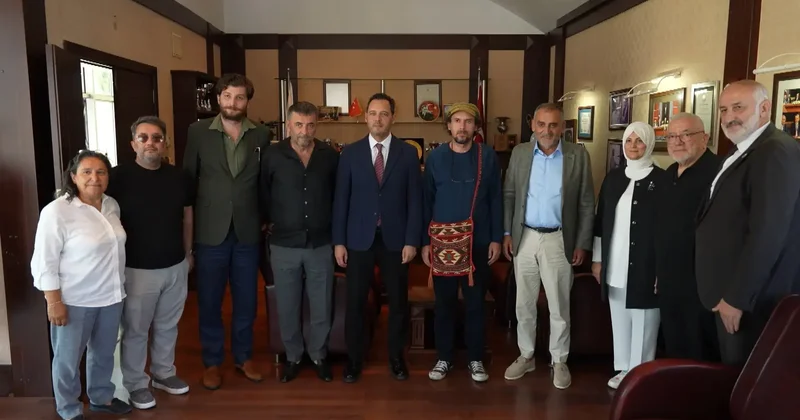 Havai fişekle evi yanan ressama Kasımpaşa Spor Kulübü nden destek