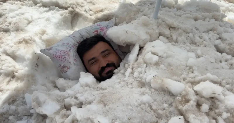Erzincan da kara gömüldü! Kar tatili dedikleri bu olsa gerek