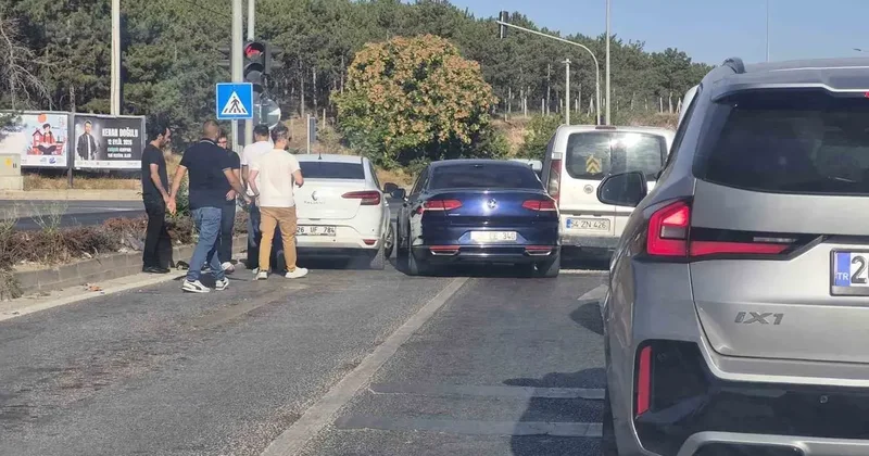Eskişehir’de 3 aracın karıştığı kazada hasar oluştu