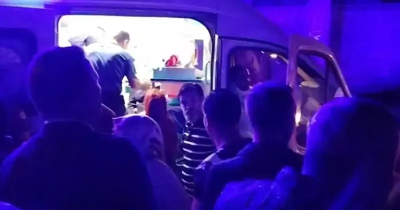 Festival alanındaki led ekran devrildi: 5 yaralı