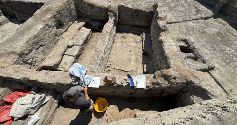Çatalhöyük ün ölüler evi nde 8 bebek iskeleti bulundu