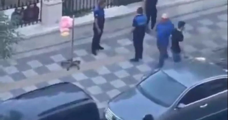 Zabıtalar, engelli adamı tekme tokat dövdü