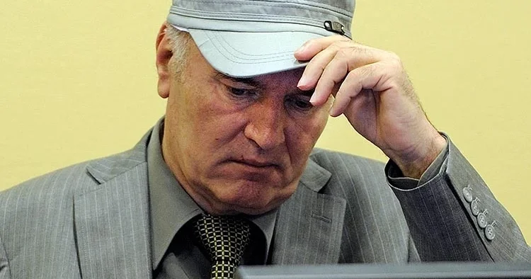 Sırbistan dan skandal Bosna Kasabı kararı: Soykırımcı Ratko Mladiç e devlet töreni