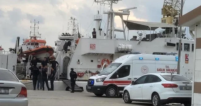 Karadeniz de su alan gemide batma tehlikesi: 13 mürettebat tahliye edildi
