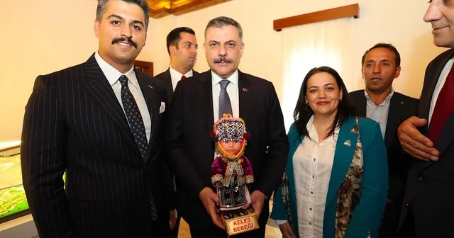 DAĞDER den İçişleri Bakanı Mustafa Çiftçi ye anlamlı hediye: Keles Bebeği Bursa Haberleri Habertürk Yerel Haberler